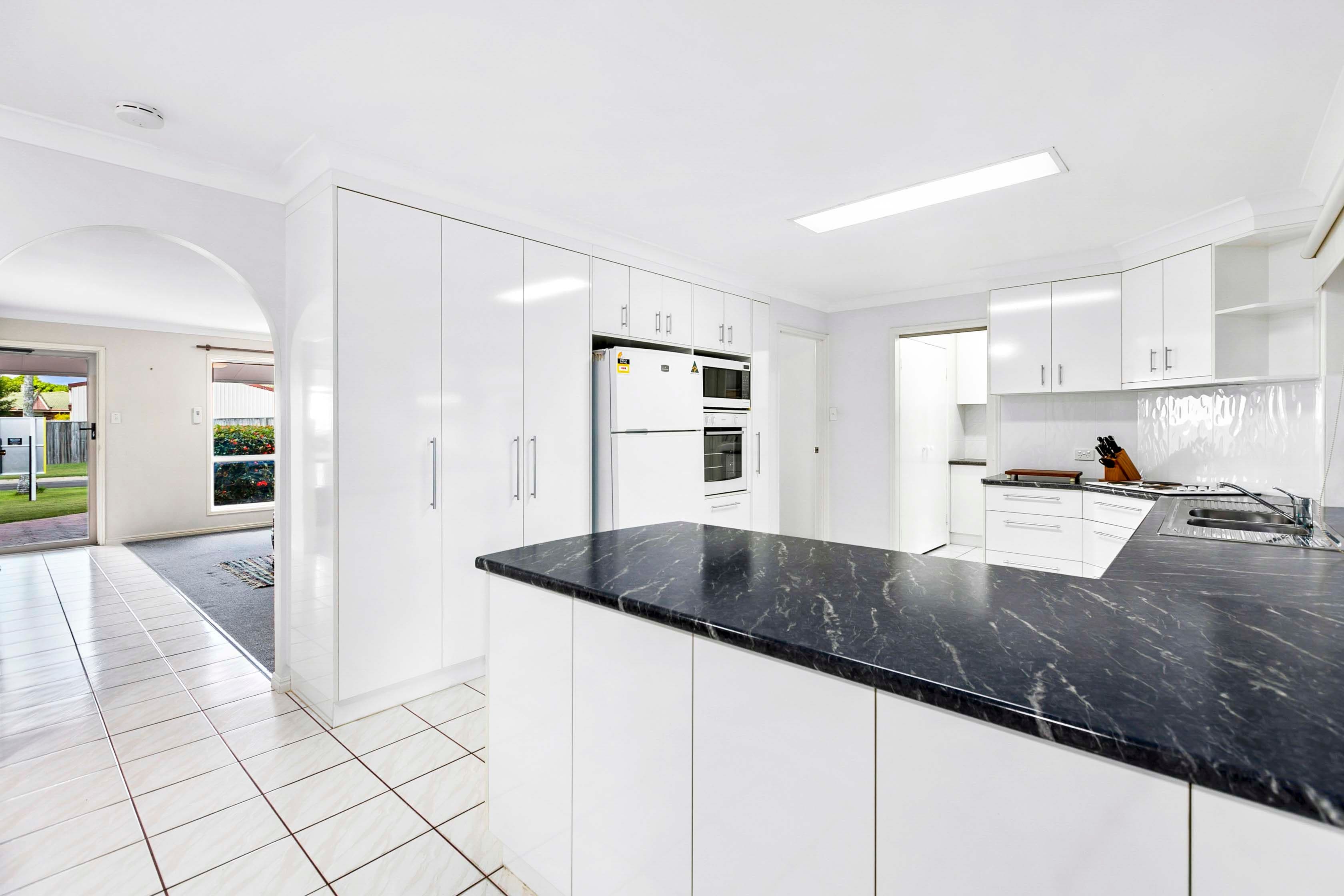 8 Brampton Court, Kawungan QLD 4655, Kawungan - Thumbnail 3