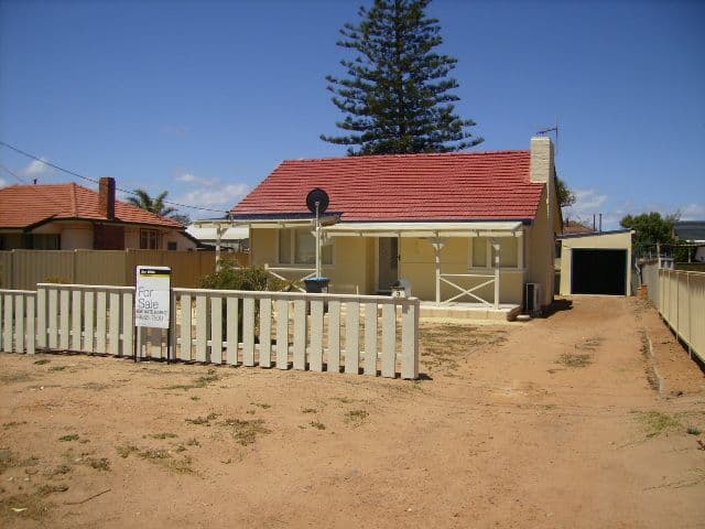 5 Bradley Street, BEACHLANDS WA 6530, Beachlands - Image 1
