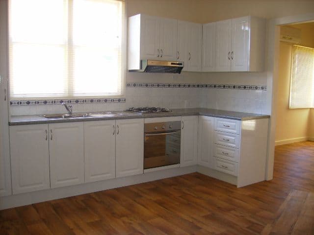 5 Bradley Street, BEACHLANDS WA 6530, Beachlands - Thumbnail 4