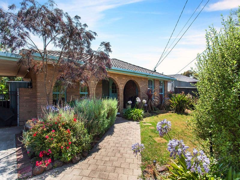 13 Glenway Drive, DINGLEY VILLAGE VIC 3172, Dingley Village - Thumbnail 2