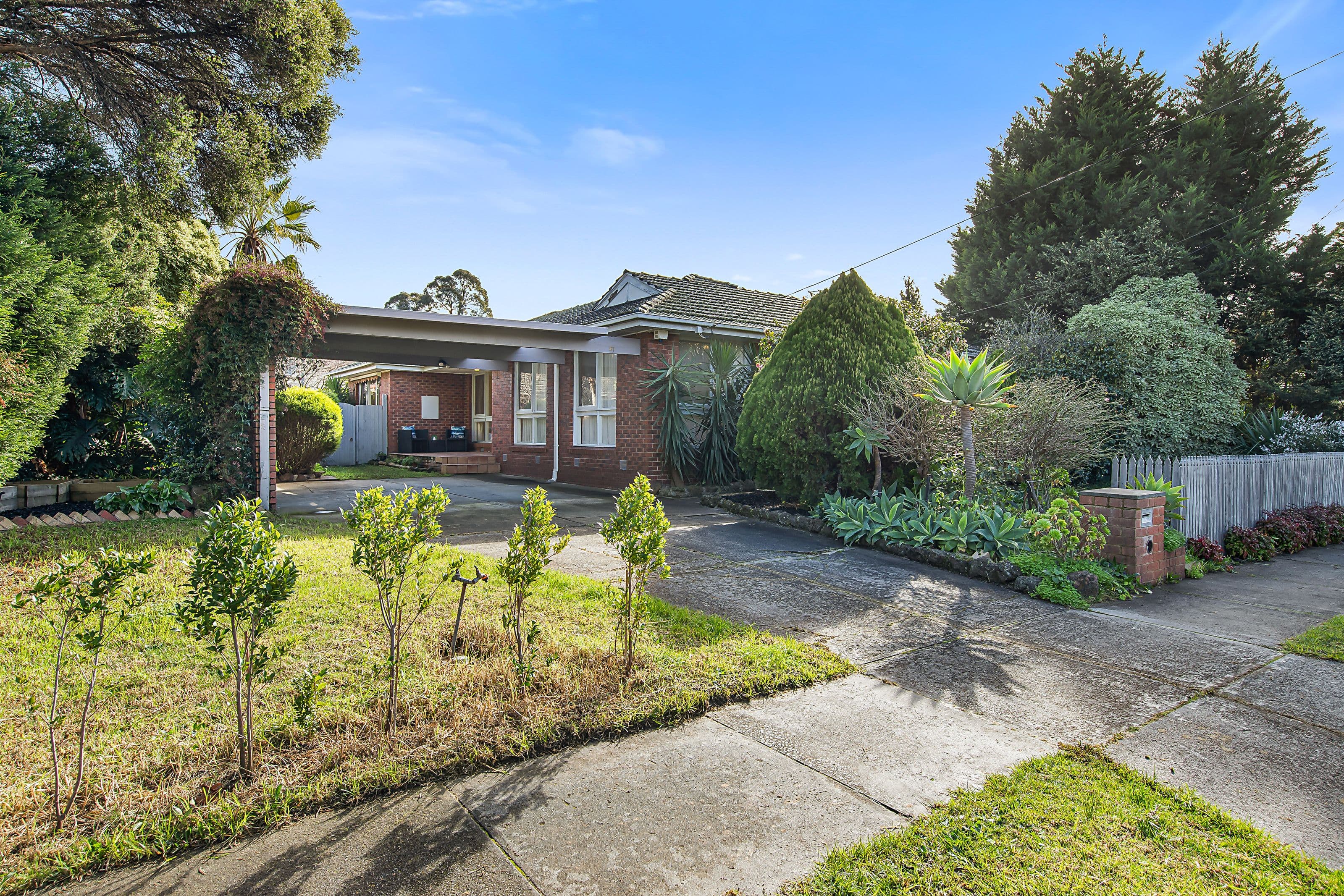 57 Guinevere Parade, Glen Waverley VIC 3150, Glen Waverley - Thumbnail 2