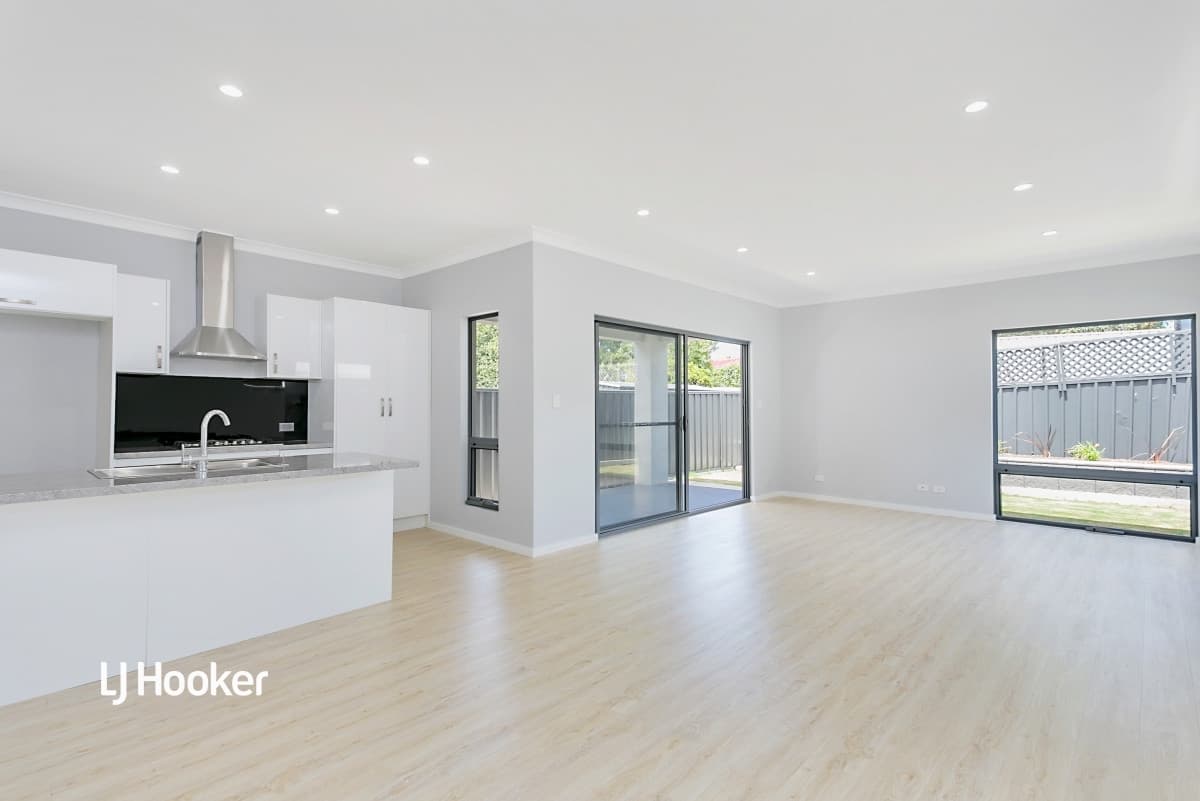 54 Solandra Crescent, Modbury North SA 5092, Modbury North - Thumbnail 2
