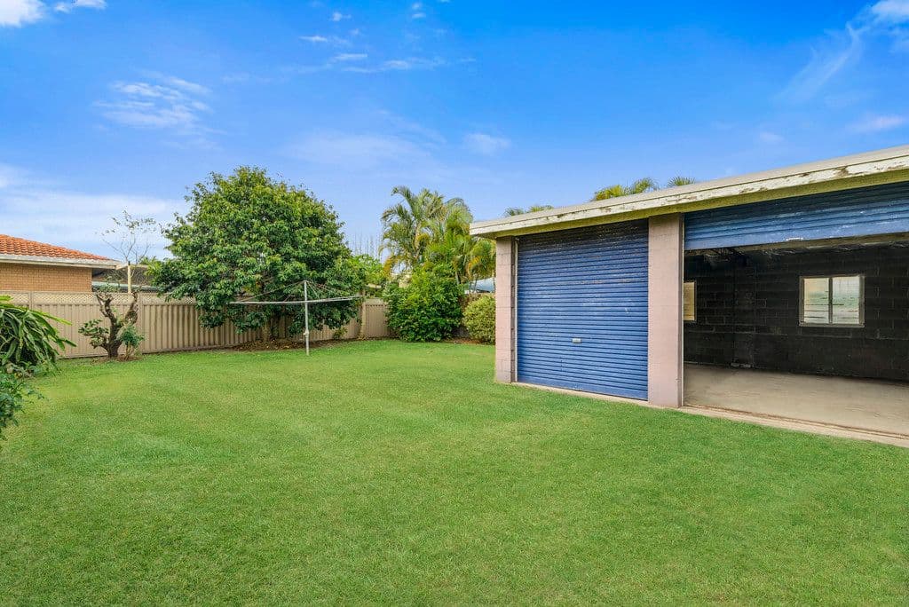 13 Flores Avenue, Palm Beach QLD 4221, Palm Beach - Thumbnail 2