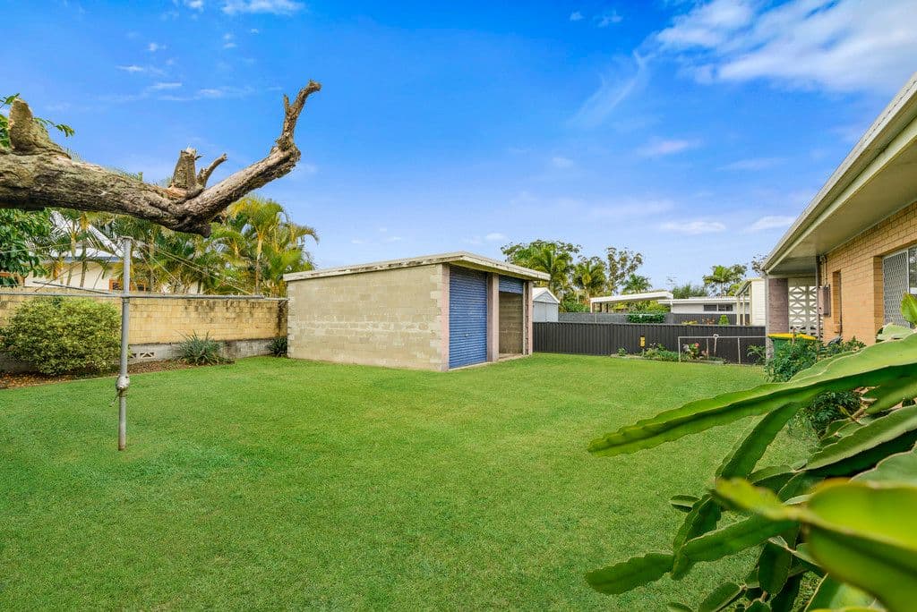 13 Flores Avenue, Palm Beach QLD 4221, Palm Beach - Thumbnail 3