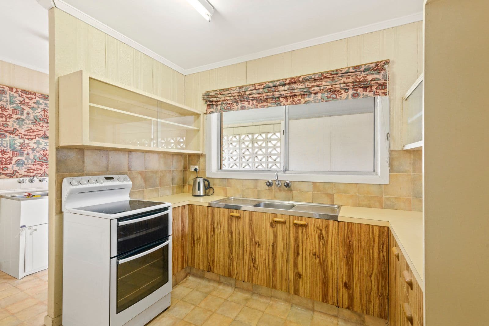 13 Flores Avenue, Palm Beach QLD 4221, Palm Beach - Thumbnail 7