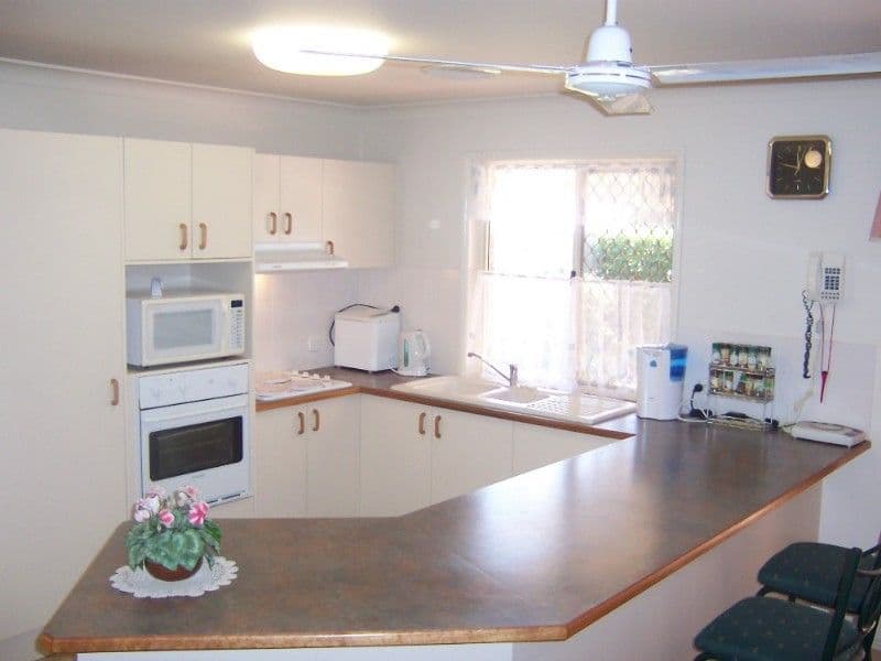 4 Dewick Court, CALAMVALE QLD 4116, Calamvale - Thumbnail 2