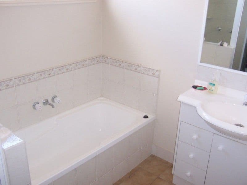 4 Dewick Court, CALAMVALE QLD 4116, Calamvale - Thumbnail 6