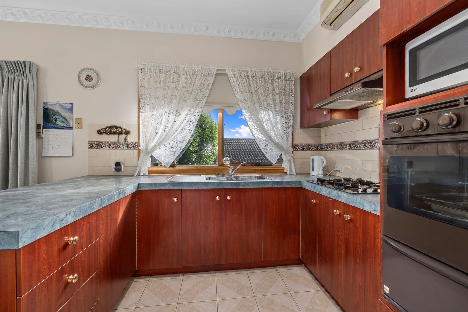 31 Yarraridge Drive, Chirnside Park VIC 3116, Chirnside Park - Thumbnail 2