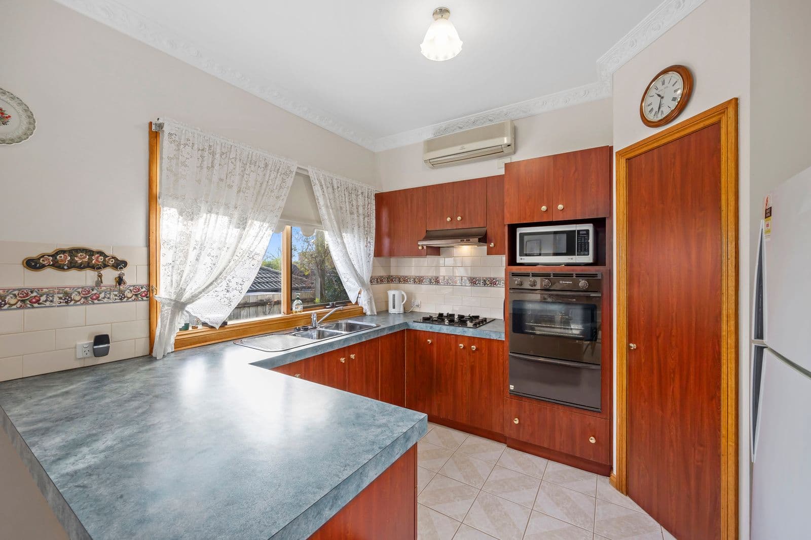 31 Yarraridge Drive, Chirnside Park VIC 3116, Chirnside Park - Thumbnail 3