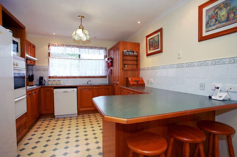 5 Rimu Close, DOVETON VIC 3177, Doveton - Thumbnail 2