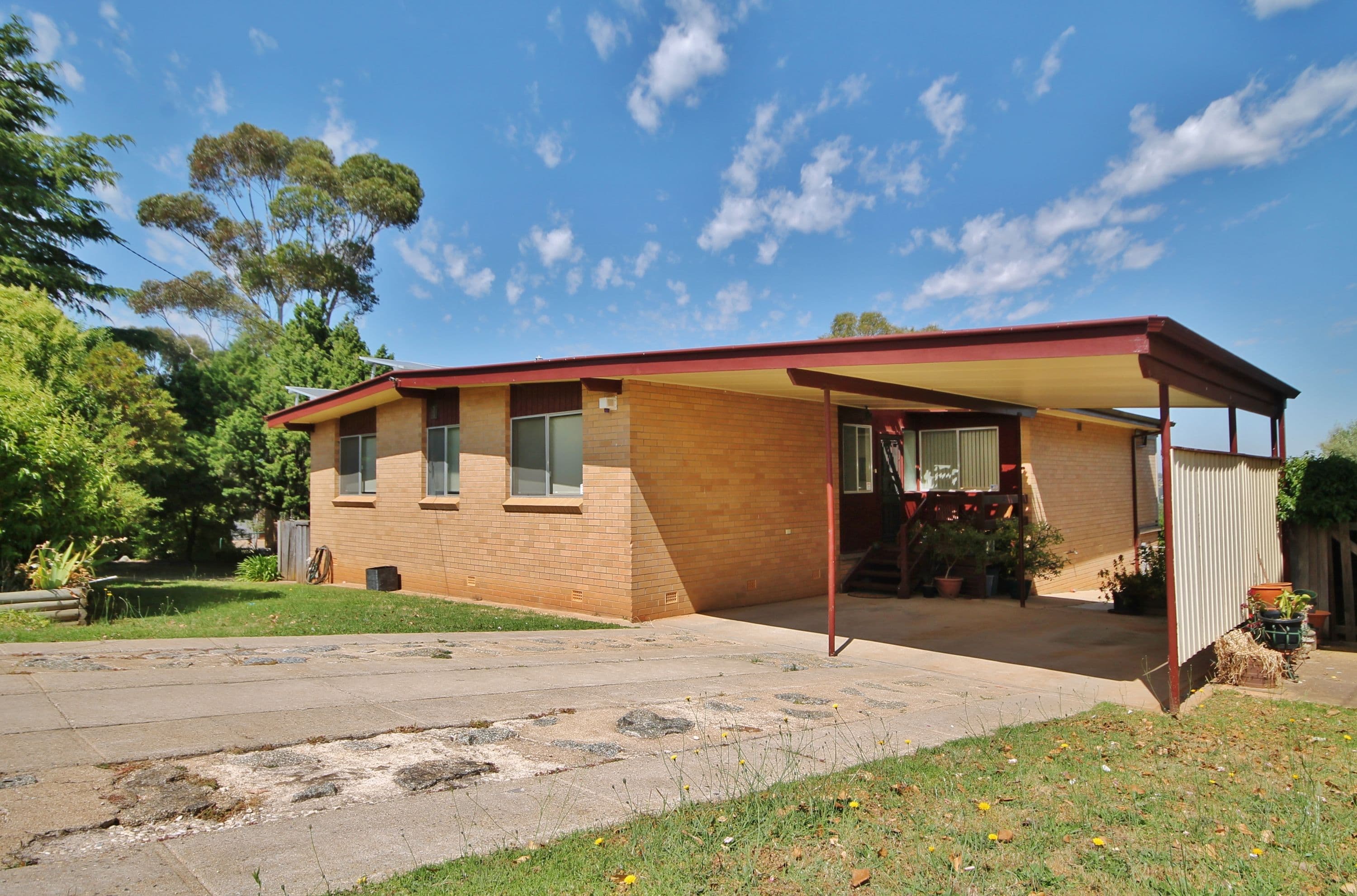 7 Watson Street, Young - Image 1