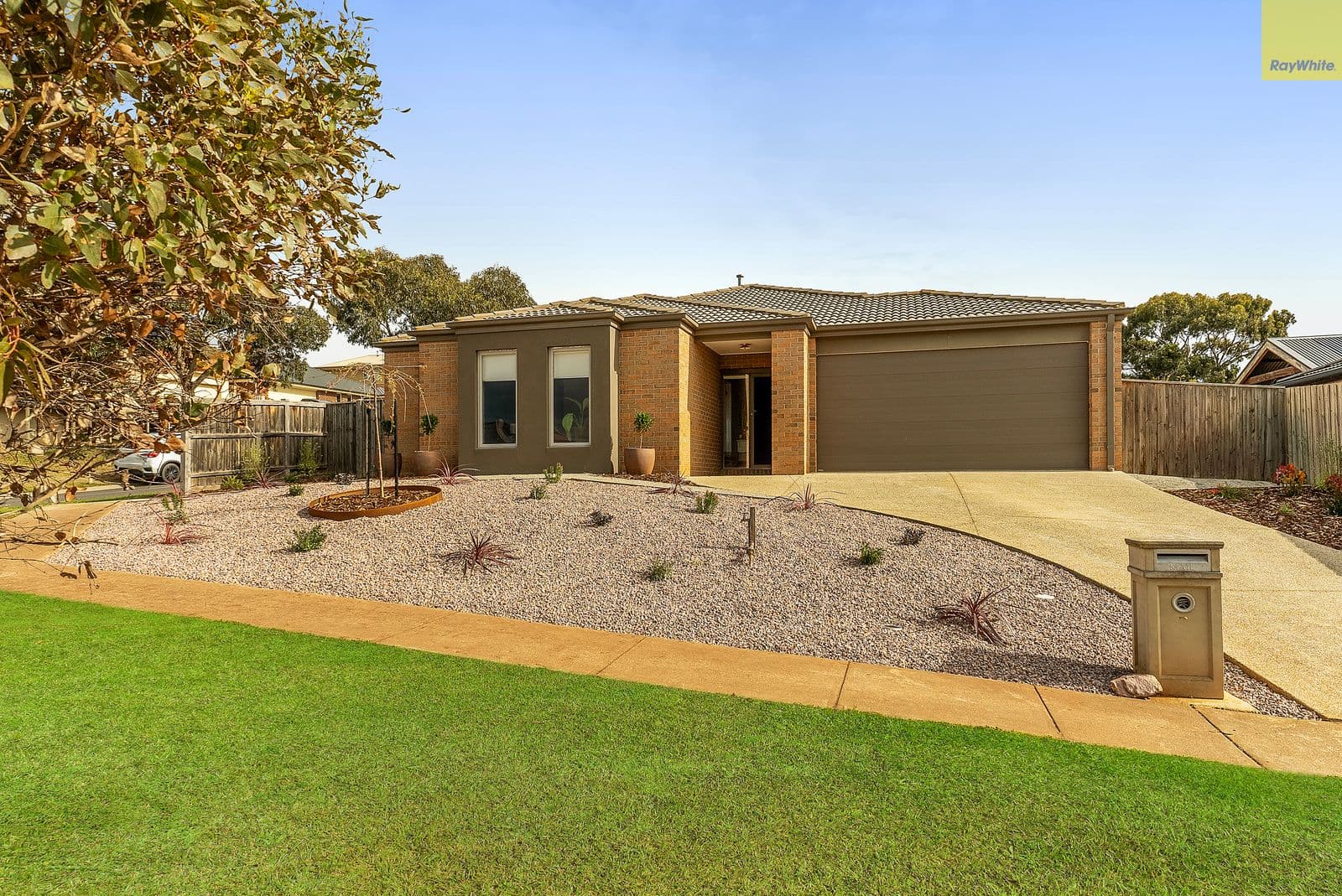 6 Currington Crescent, Darley VIC 3340, Darley - Thumbnail 2
