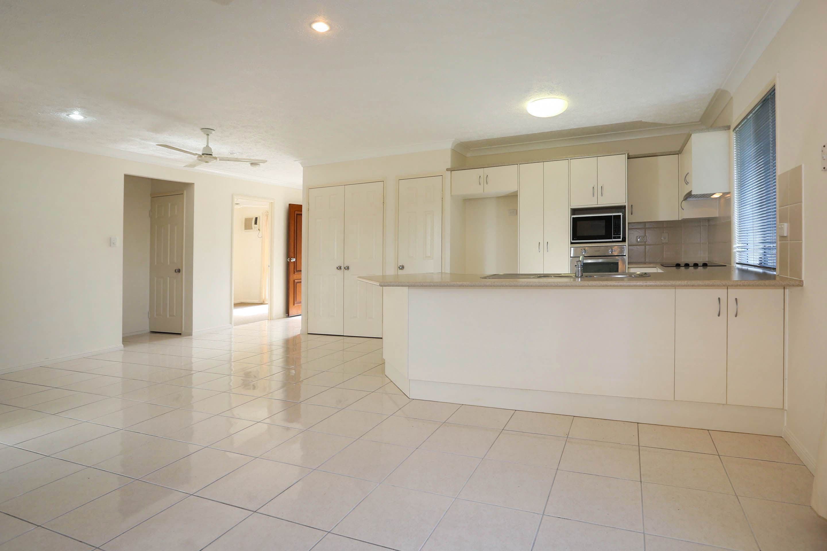 70 Thorn Street, MOUNT LOUISA QLD 4814, Mount Louisa - Thumbnail 2