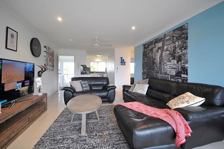 9 Francis Street, Mermaid Beach QLD 4218, Mermaid Beach - Thumbnail 2