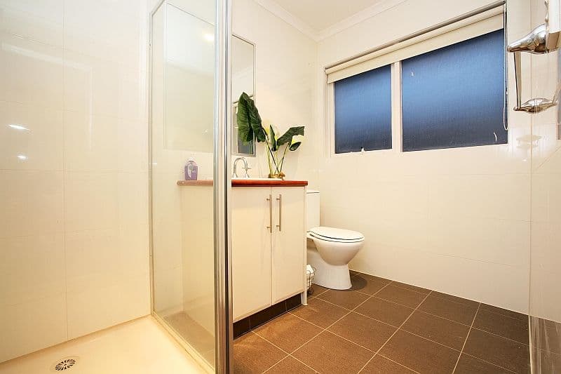 100 Redleap Avenue, MILL PARK VIC 3082, Mill Park - Thumbnail 6