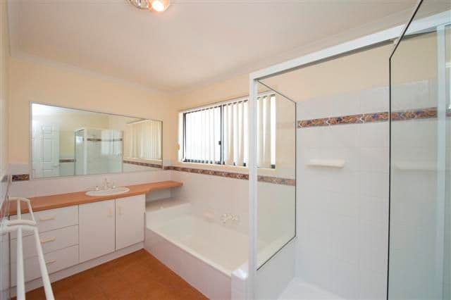 16 Magnolia Avenue, KIN KORA QLD 4680, Kin Kora - Thumbnail 7