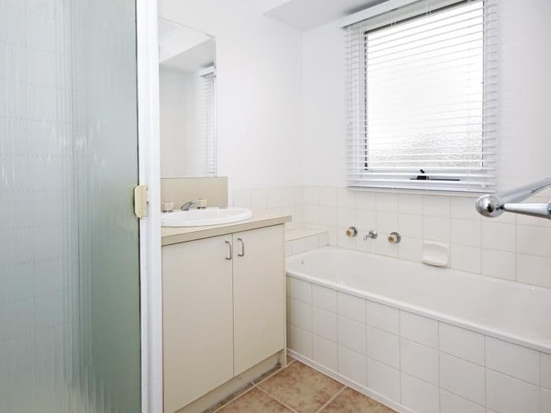 25 Augustine Drive, HIGHTON VIC 3216, Highton - Thumbnail 6