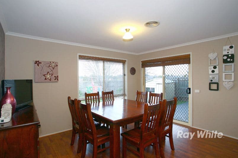 16 Incana Court, Cranbourne West VIC 3977, Cranbourne West - Thumbnail 3