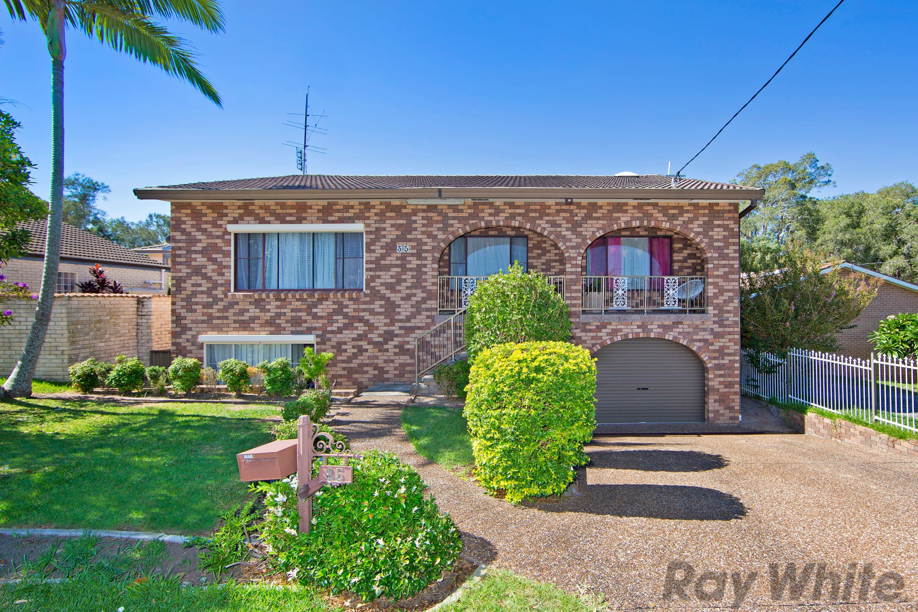 35 Sunrise Avenue, Budgewoi - Image 1