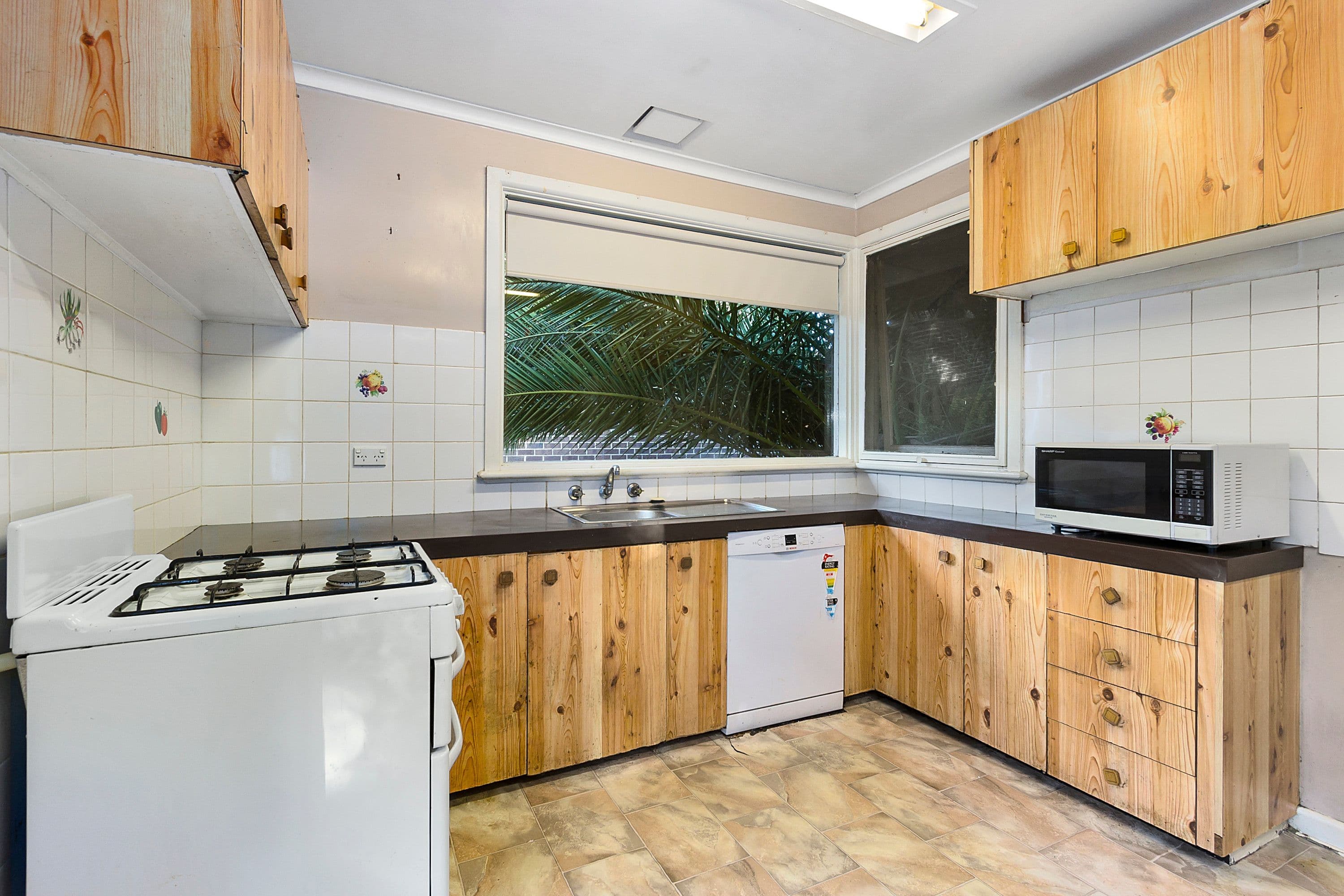 16 Strabane Avenue, Mont Albert North VIC 3129, Mont Albert North - Thumbnail 4