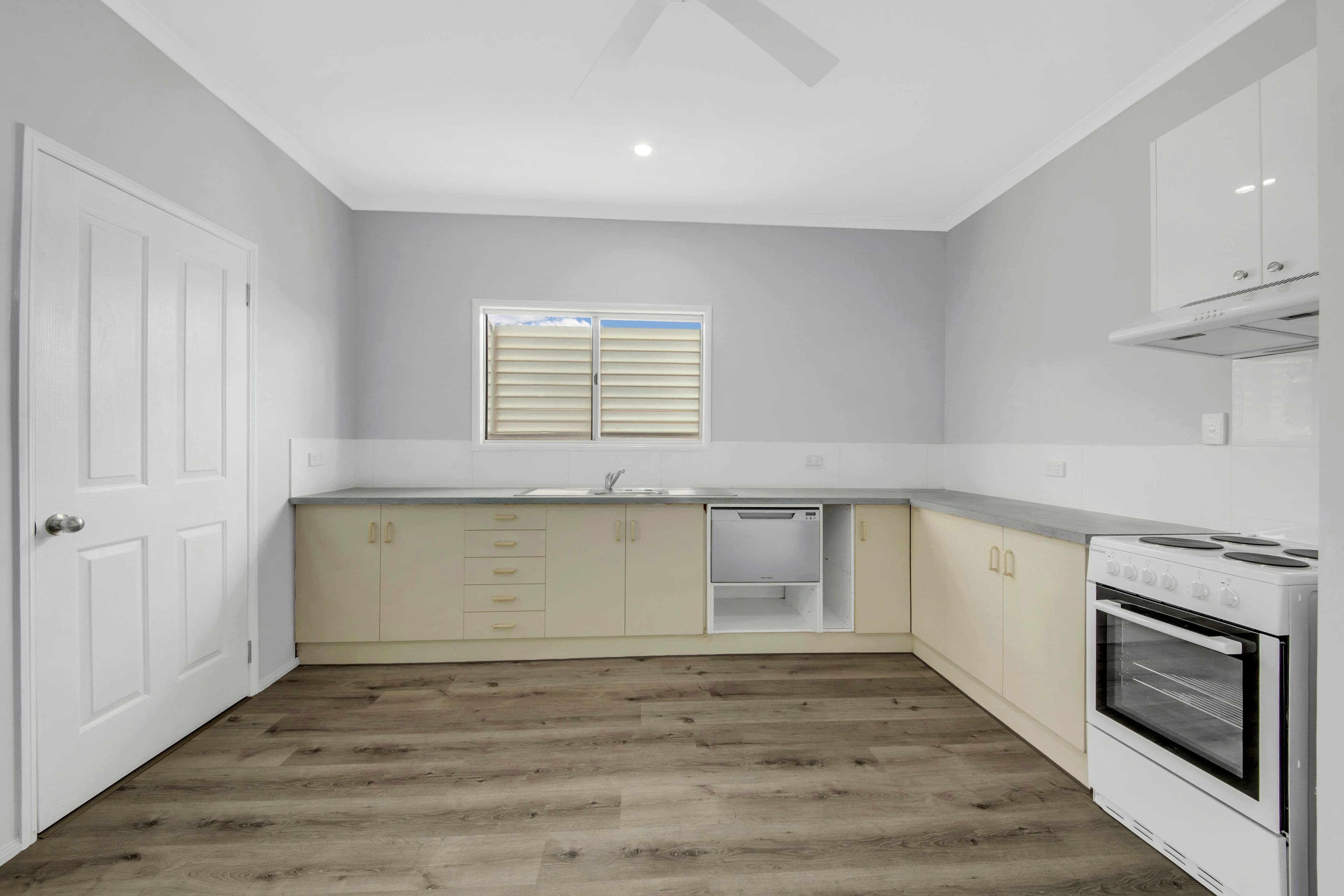 13 Buller Street, South Gladstone QLD 4680, South Gladstone - Thumbnail 4