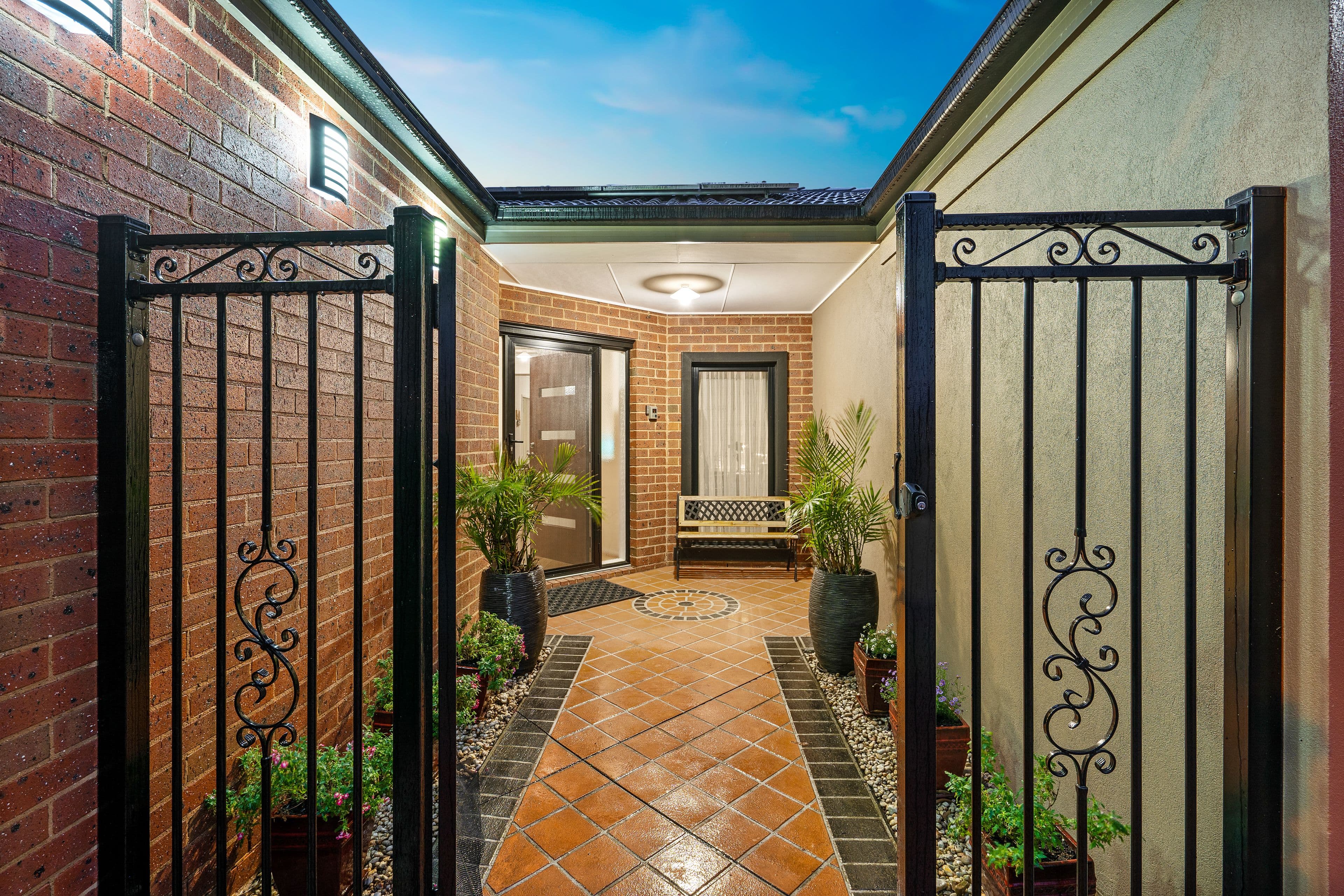 9 Inglewood Drive, Burnside Heights VIC 3023, Burnside Heights - Thumbnail 2