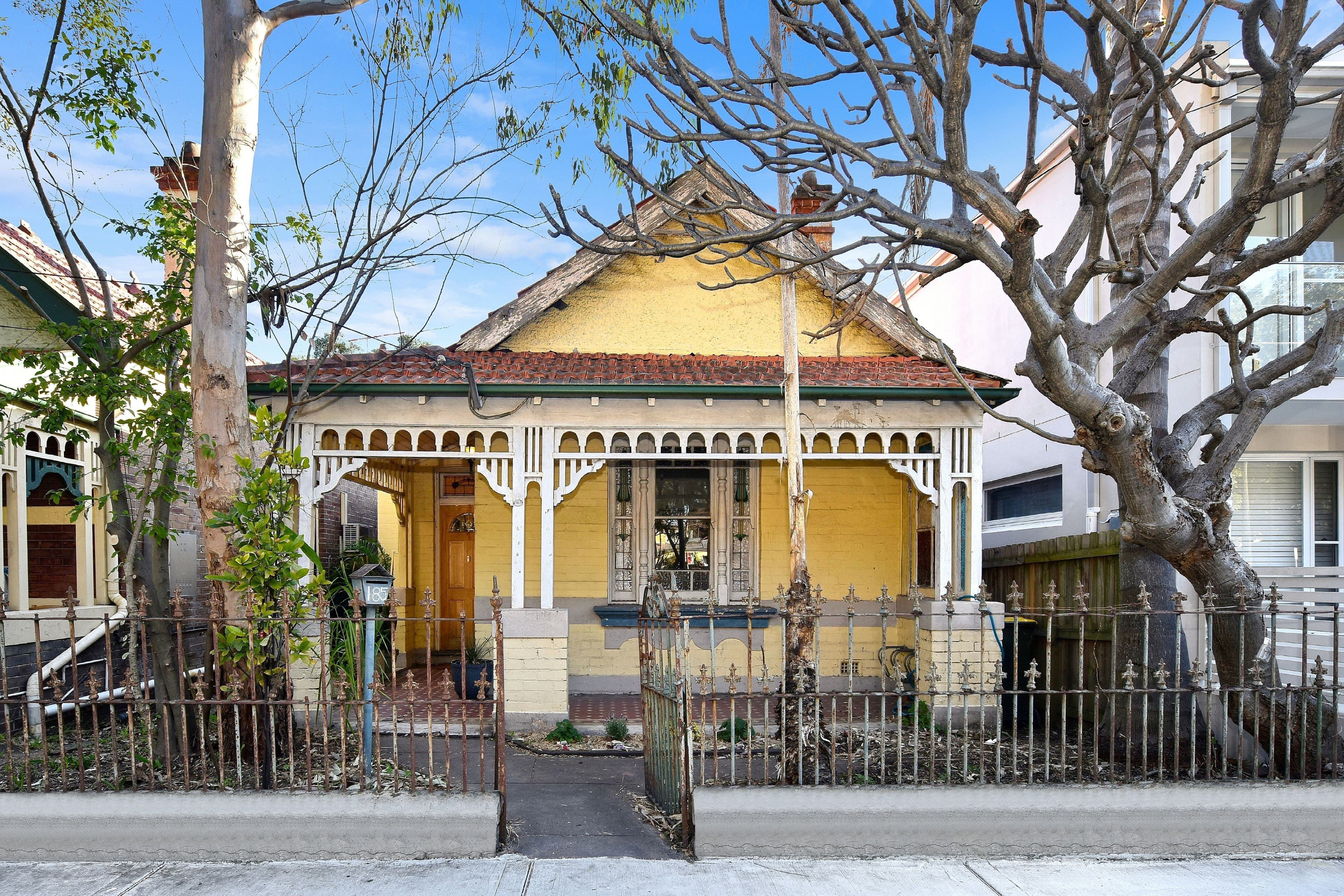 318 Edgeware Road, Newtown - Image 1