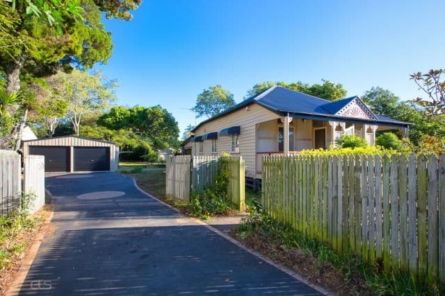 4 Moreton Terrace, BEACHMERE QLD 4510, Beachmere - Thumbnail 2