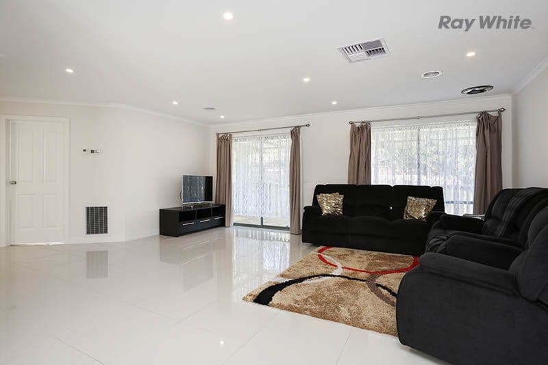 4 Tribute Court, Point Cook VIC 3030, Point Cook - Thumbnail 3