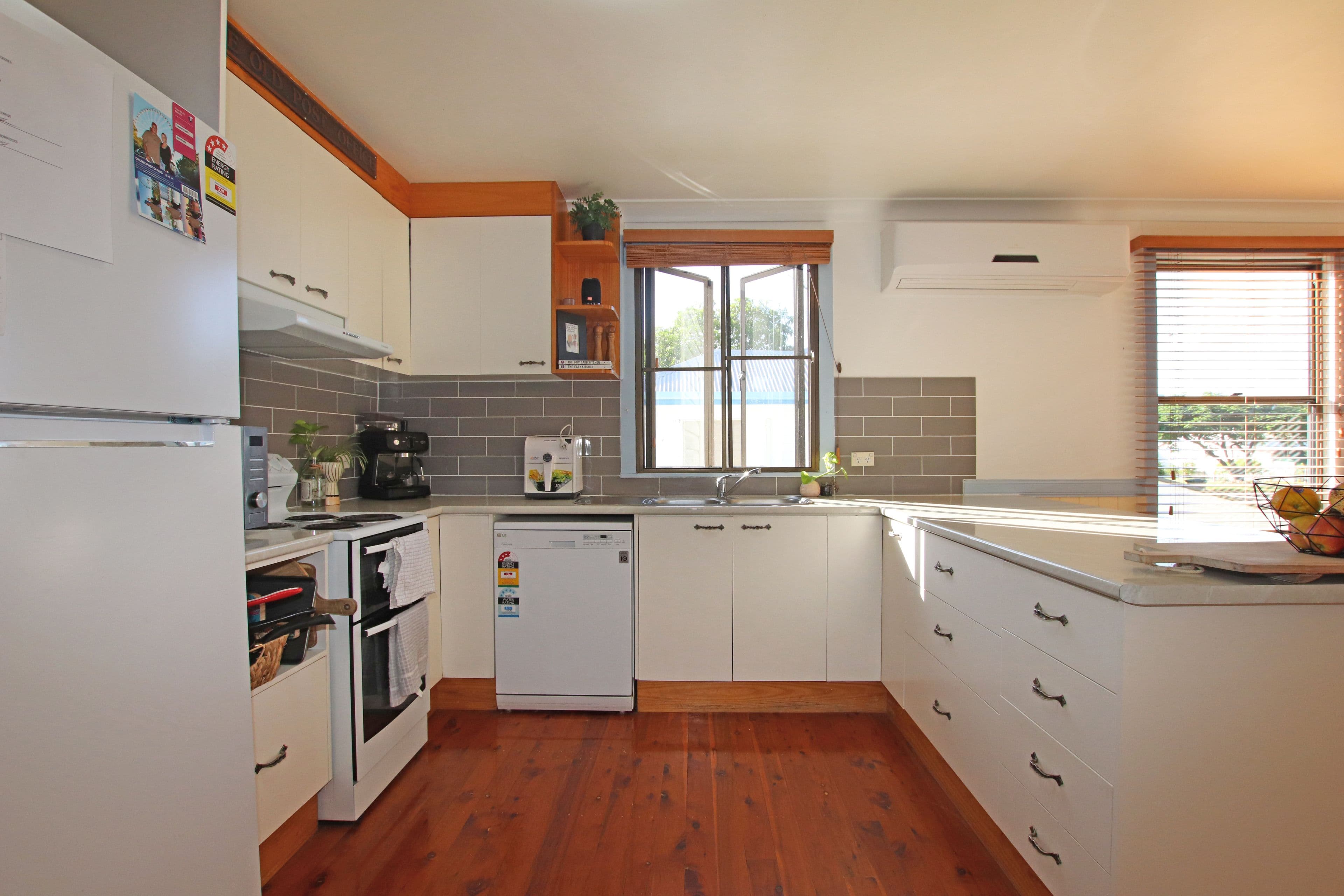 18 Kariboe Street, Biloela QLD 4715, Biloela - Thumbnail 2
