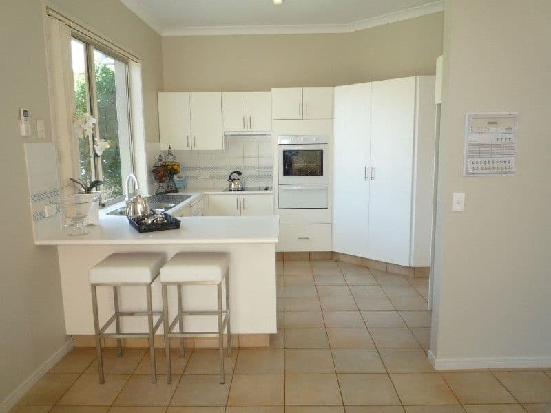 11 Fitzalan Circuit, ARUNDEL QLD 4214, Arundel - Thumbnail 2