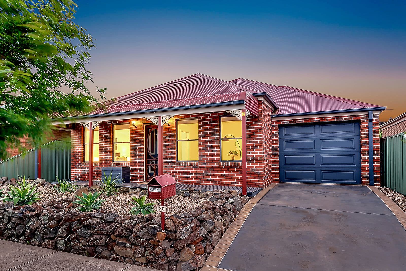 30 Chelsworth Loop, Craigieburn VIC 3064, Craigieburn - Thumbnail 2