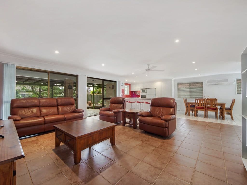 15 Dunkeith Avenue, BENOWA WATERS QLD 4217, Benowa - Thumbnail 2