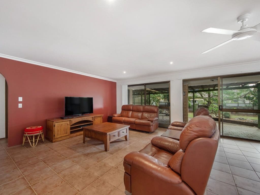 15 Dunkeith Avenue, BENOWA WATERS QLD 4217, Benowa - Thumbnail 5