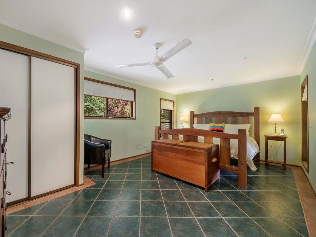 15 Dunkeith Avenue, BENOWA WATERS QLD 4217, Benowa - Thumbnail 6