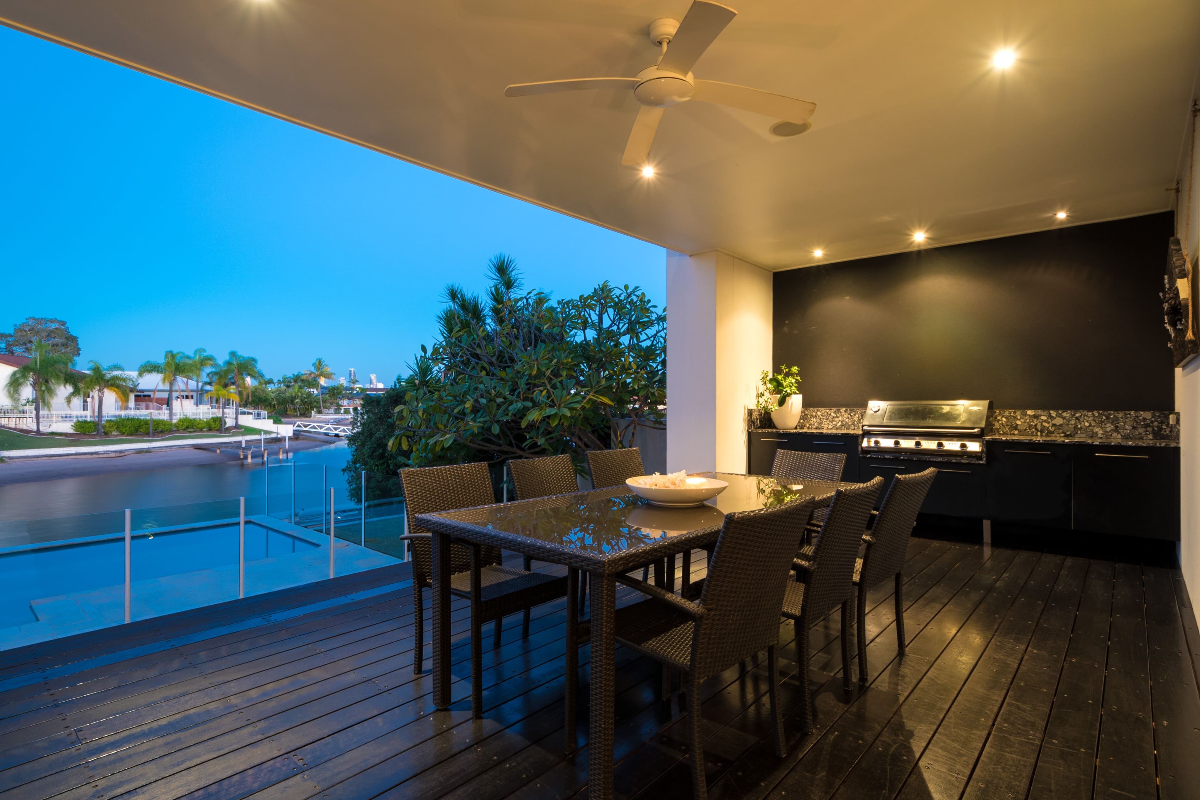 12 Tosti Street, Sorrento QLD 4217, Sorrento - Thumbnail 6