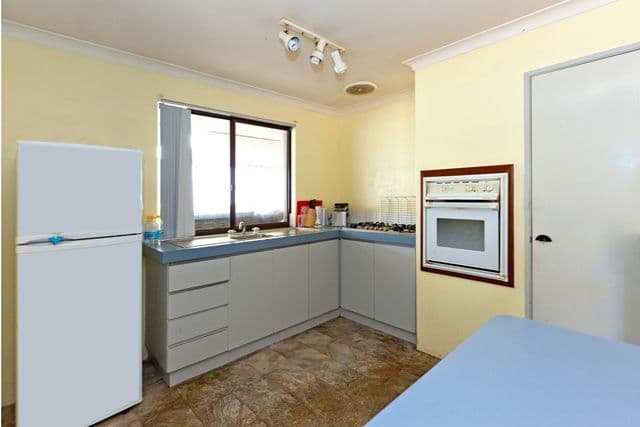8 Warner Road, PARMELIA WA 6167, Parmelia - Thumbnail 5