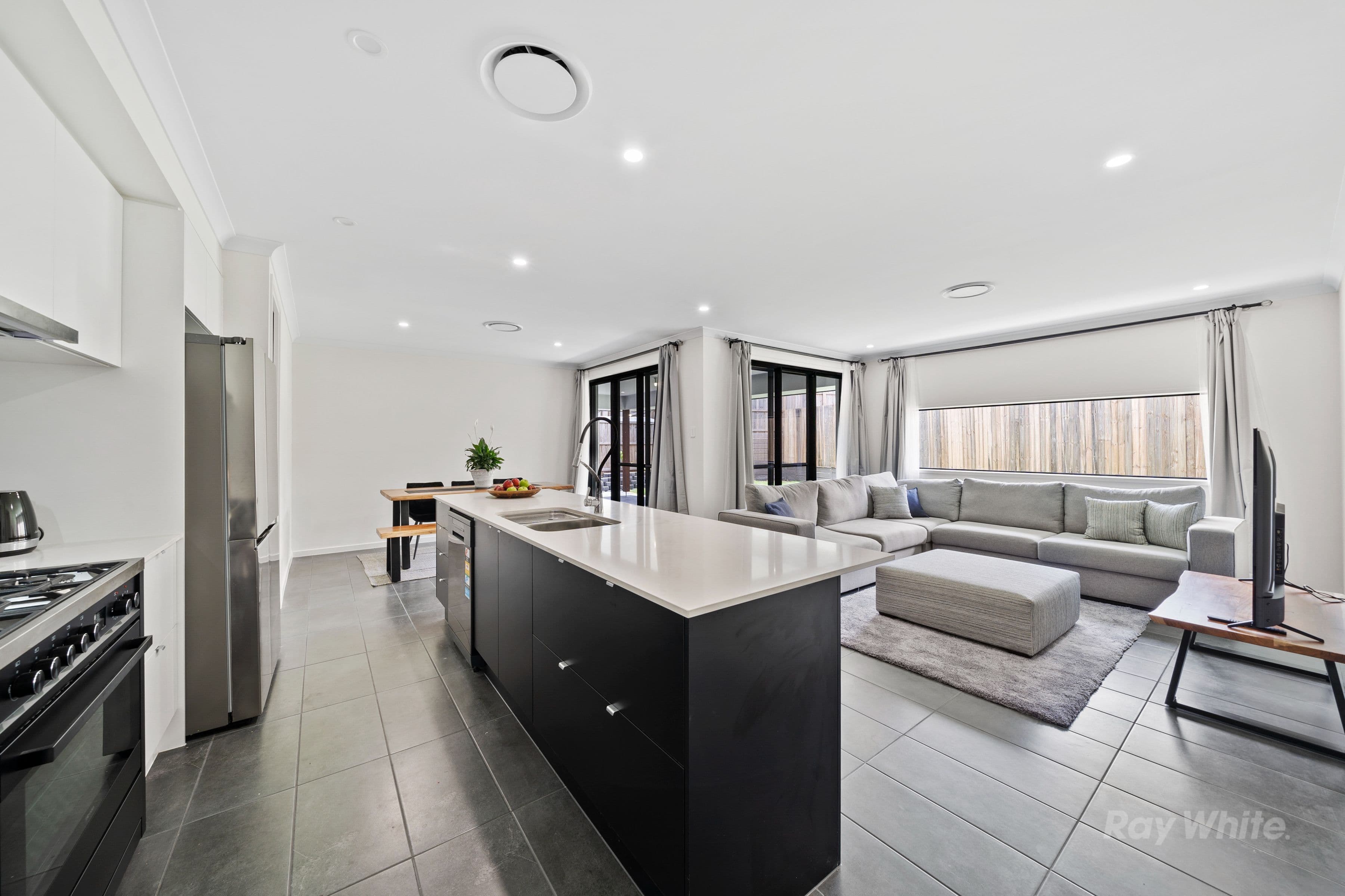 7 Veridian Road, Greenbank QLD 4124, Greenbank - Thumbnail 4