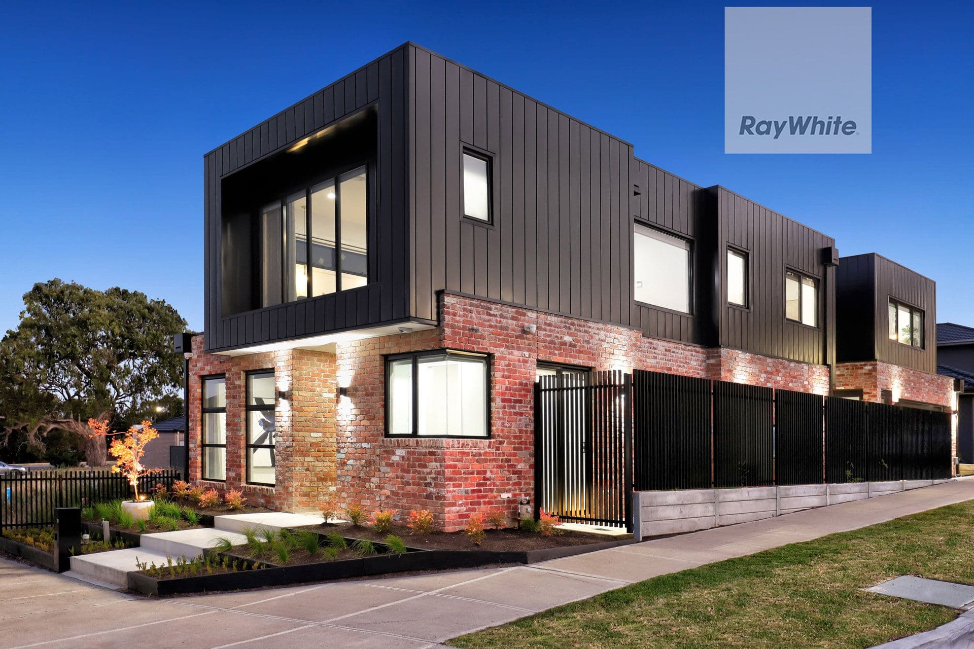 18 Crestwood Road, Greenvale VIC 3059, Greenvale - Thumbnail 2