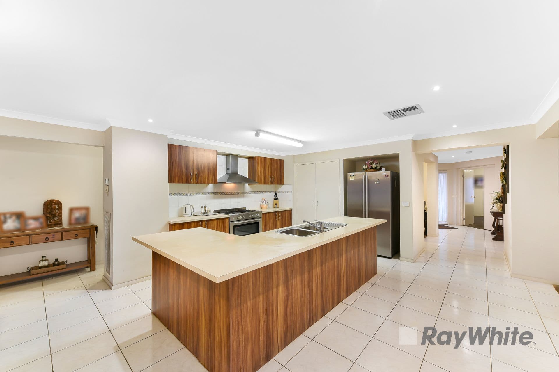 23 Tenterfield Drive, Narre Warren South VIC 3805, Narre Warren South - Thumbnail 3