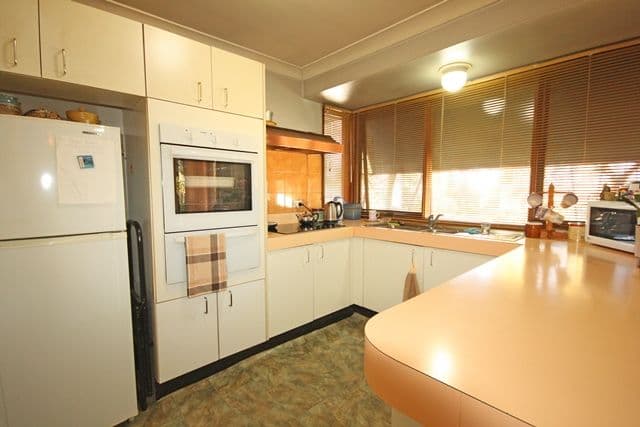 10 Silica Place, EAGLE VALE NSW 2558, Eagle Vale - Thumbnail 2