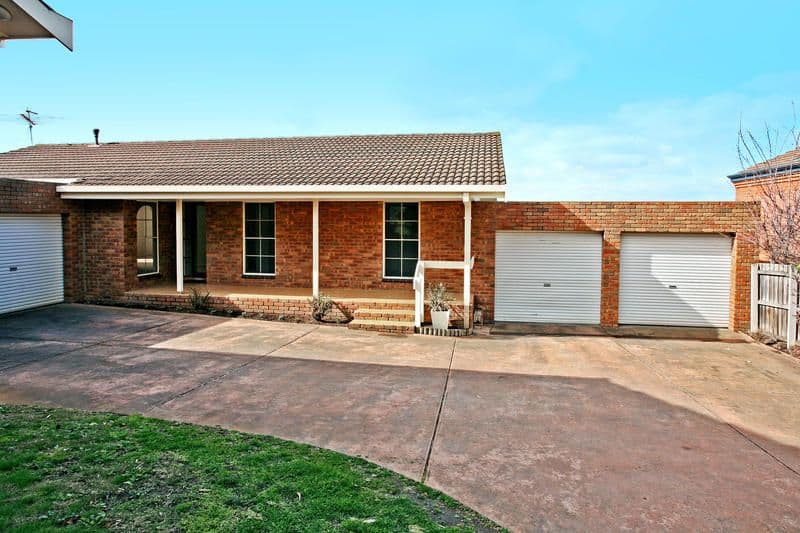 9 Cedar Grove, HIGHTON VIC 3216, Highton - Image 1