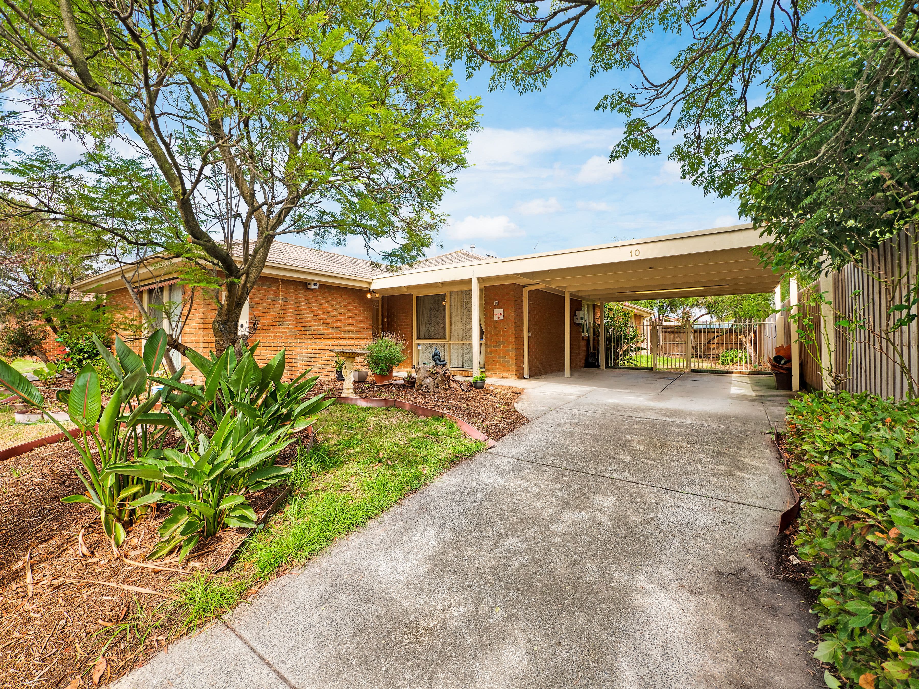 10 Godwin Crescent, Cranbourne North VIC 3977, Cranbourne North - Thumbnail 2
