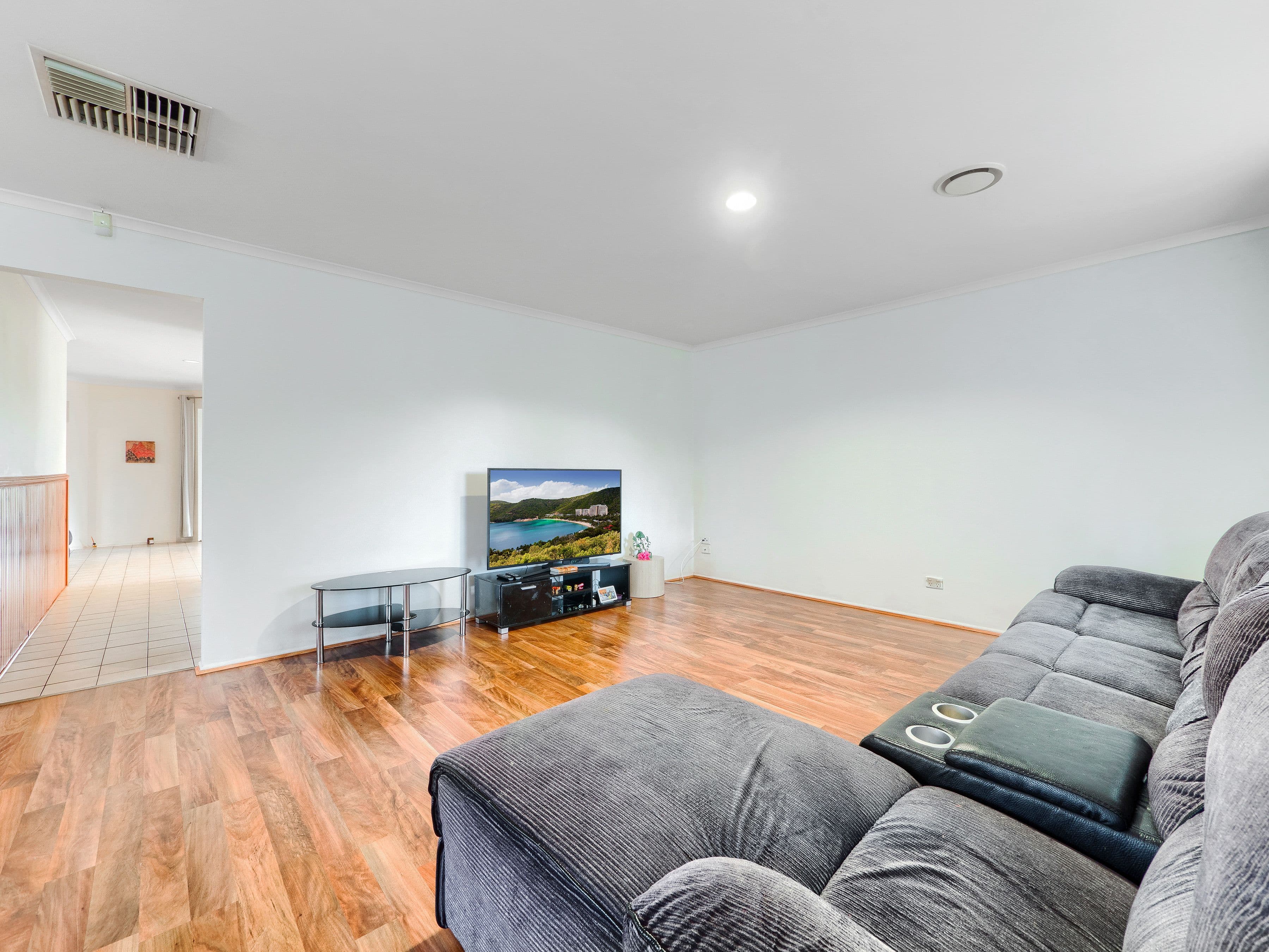 10 Godwin Crescent, Cranbourne North VIC 3977, Cranbourne North - Thumbnail 3