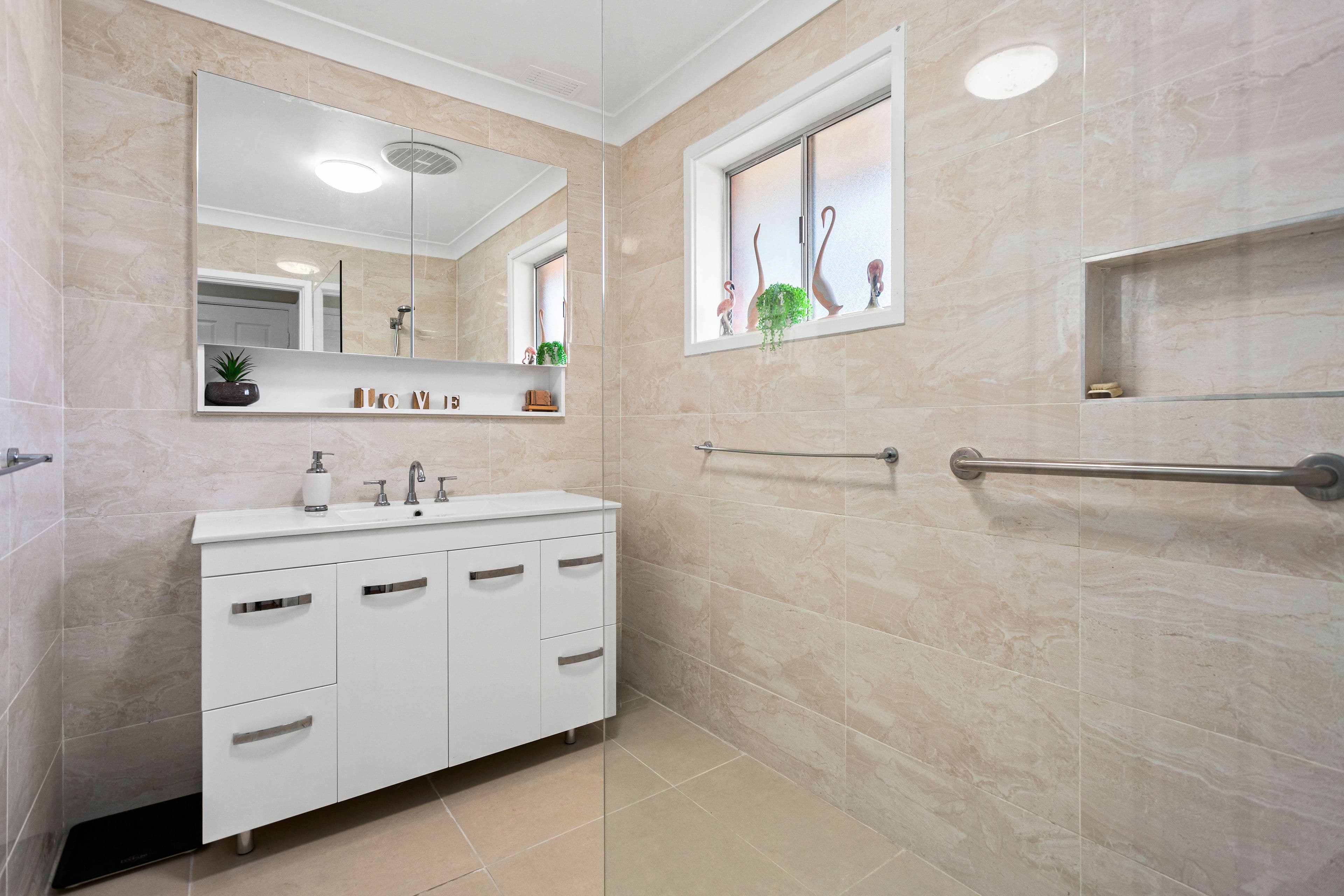 10 Armstrong Avenue, Mount Warrigal NSW 2528, Mount Warrigal - Thumbnail 5