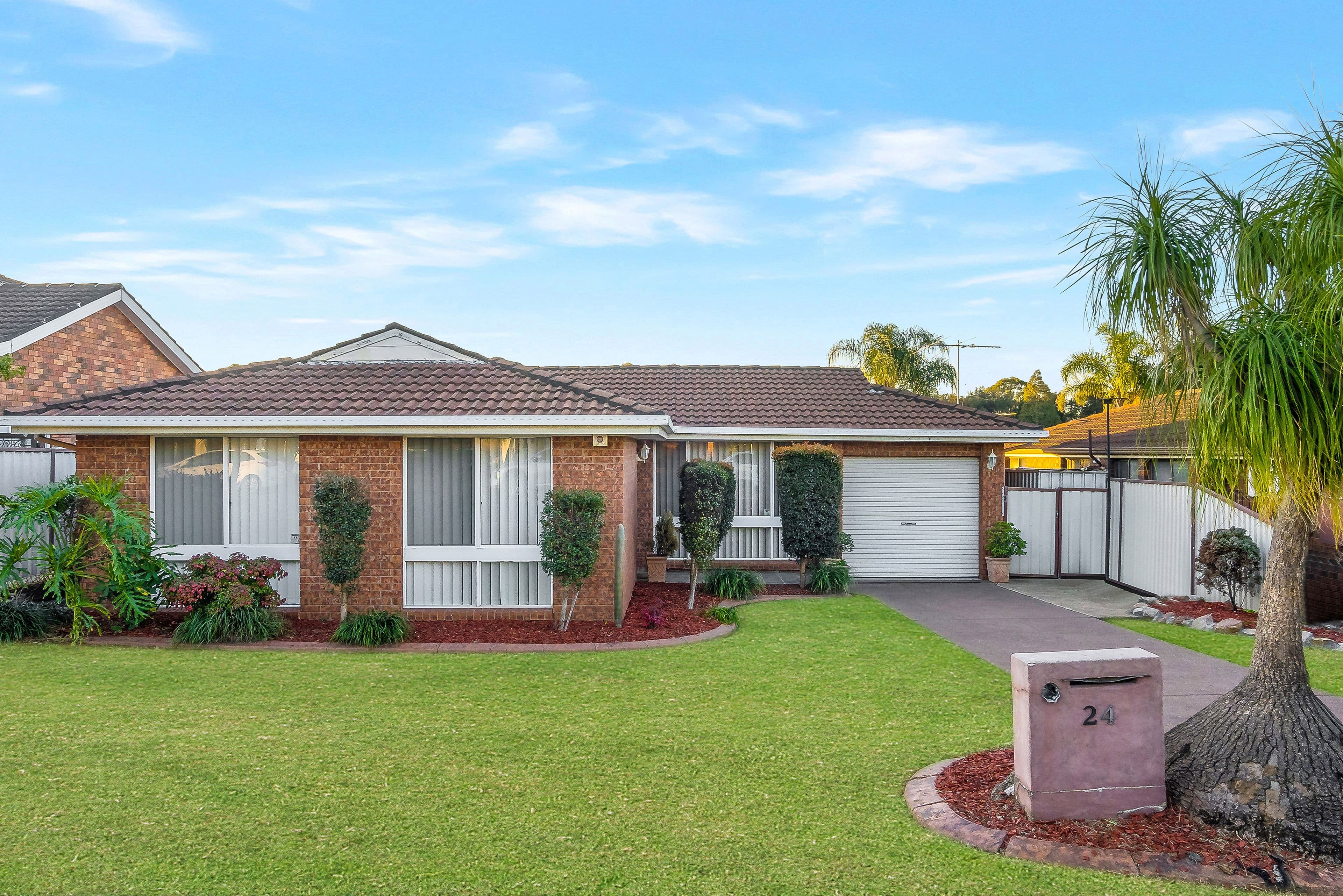 24 Saxonvale Crescent, Edensor Park NSW 2176, Edensor Park - Thumbnail 3