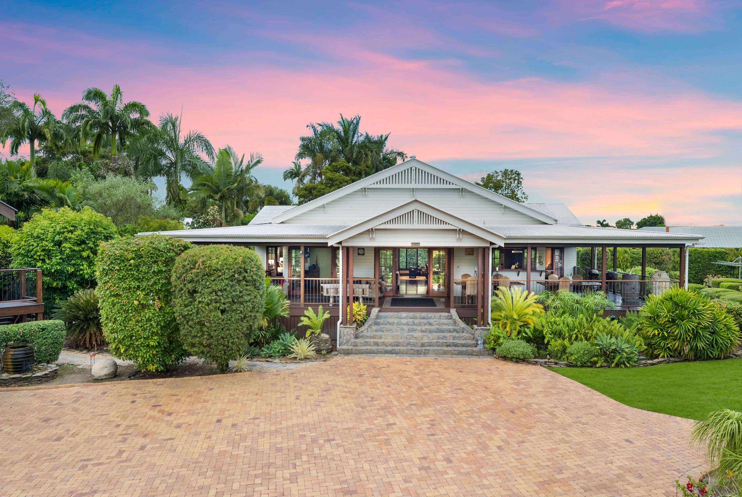 39 Surrey Street, Hyde Park QLD 4812, Hyde Park - Thumbnail 2