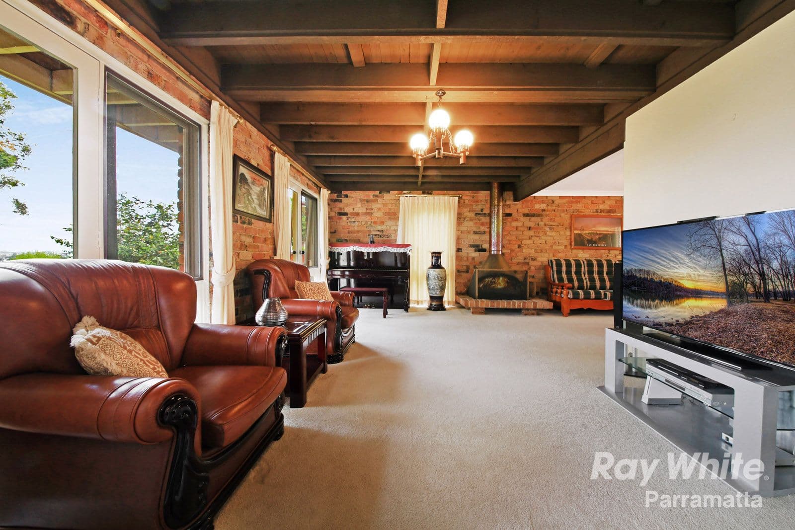 32 Cromarty Crescent, Winston Hills - Thumbnail 2