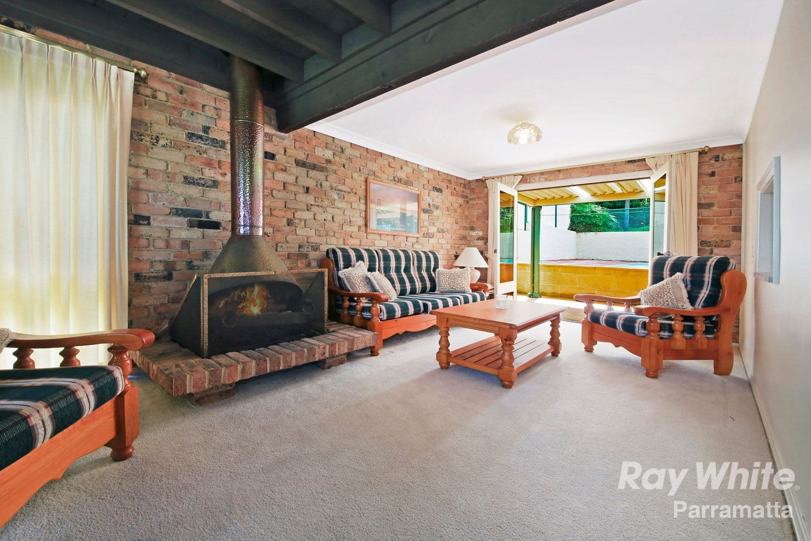 32 Cromarty Crescent, Winston Hills - Thumbnail 3