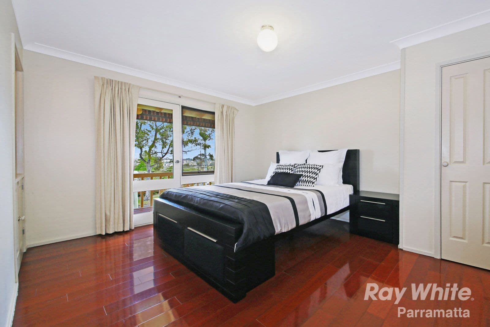 32 Cromarty Crescent, Winston Hills - Thumbnail 7